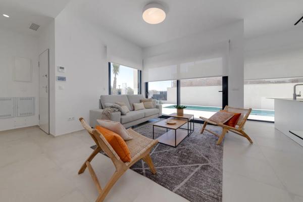 Casa independiente en calle Praga s/n