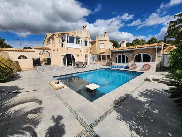 Casa independiente en calle Higuera