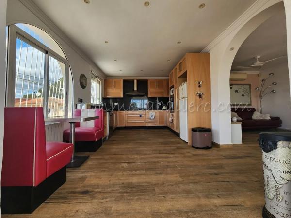 Casa independiente en calle Higuera