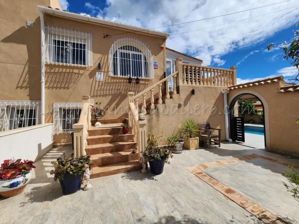 Casa independiente en calle Higuera