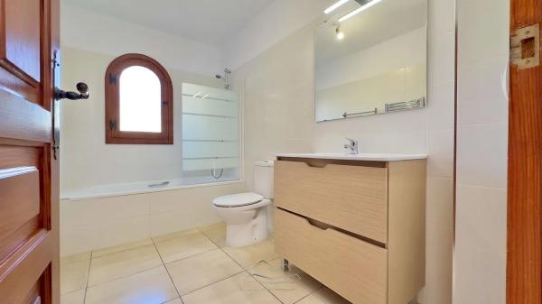 Casa independiente en calle Lago Onega