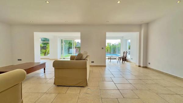 Casa independiente en calle Lago Onega