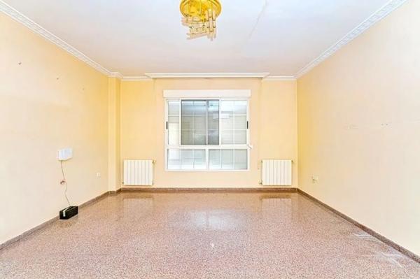 Chalet pareado en avenida de Villena