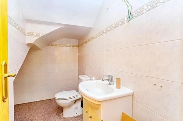 Chalet pareado en avenida de Villena