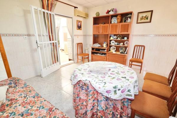 Casa de pueblo en calle San Joaquín, 63