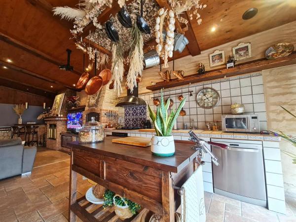 Casa independiente en avenida Colegio Miguel Cervantes