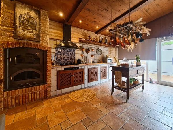 Casa independiente en avenida Colegio Miguel Cervantes