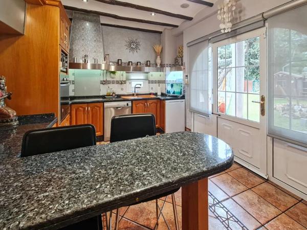 Casa independiente en avenida Colegio Miguel Cervantes