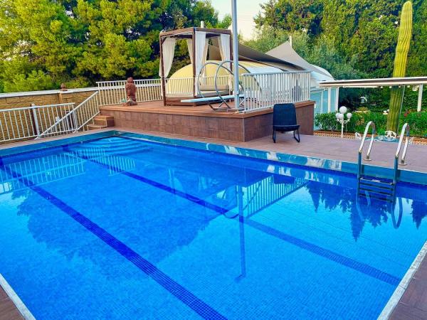 Casa independiente en avenida Colegio Miguel Cervantes