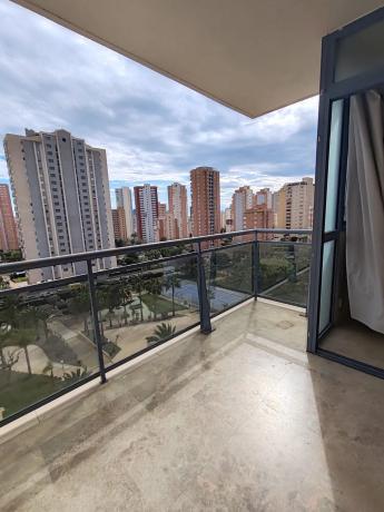 Piso en avenida del Municipi