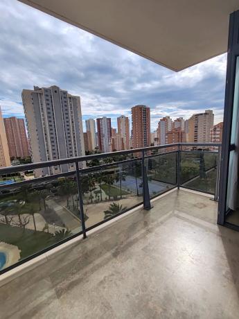 Piso en avenida del Municipi