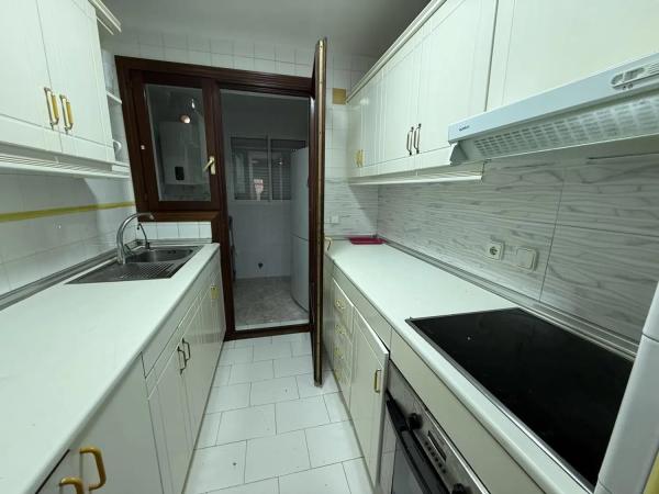 Casa independiente en avenida Corinto