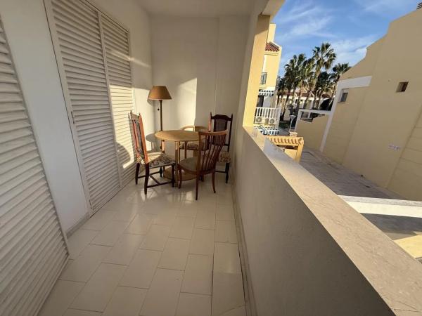 Casa independiente en avenida Corinto