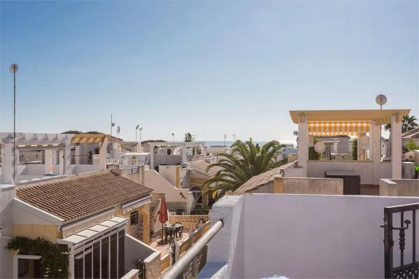 Chalet adosado en calle Trepadora