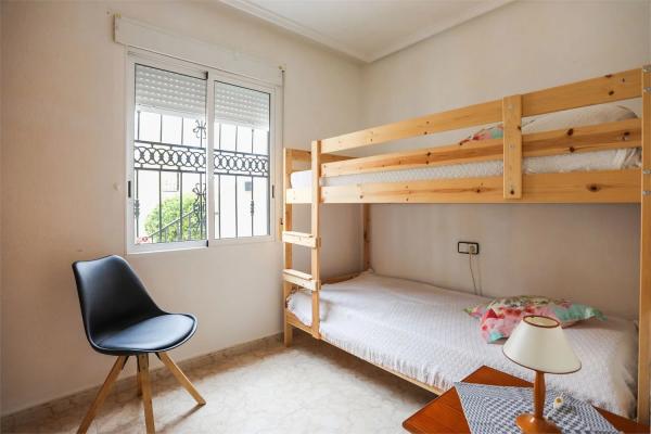 Chalet adosado en calle Trepadora