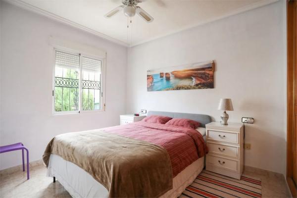 Chalet adosado en calle Trepadora