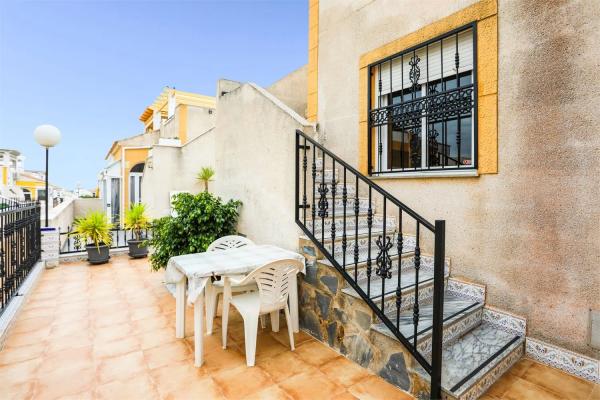 Chalet adosado en calle Trepadora