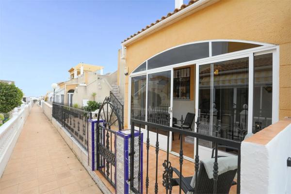 Chalet adosado en calle Trepadora