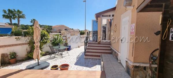 Casa independiente en calle Palmito