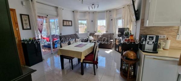 Casa independiente en calle Palmito