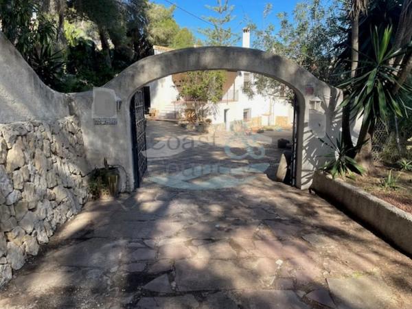 Casa independiente en avenida de la Marina