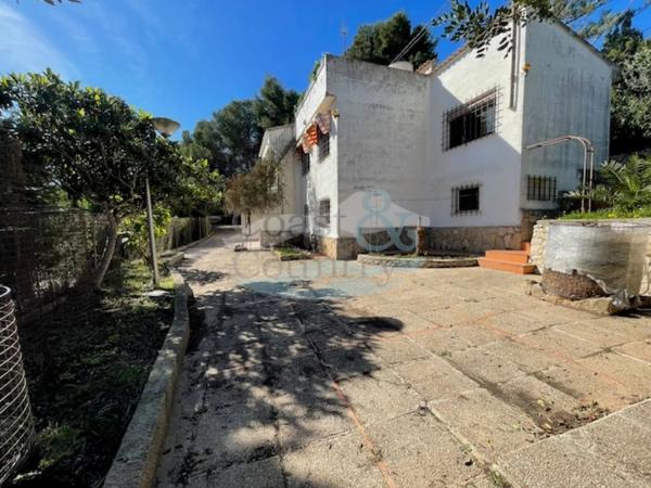 Casa independiente en avenida de la Marina