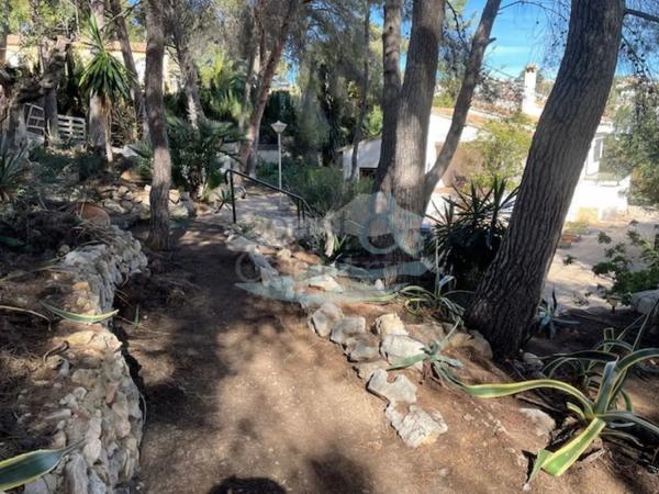 Casa independiente en avenida de la Marina