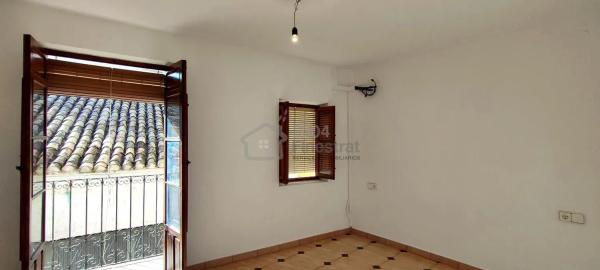 Casa independiente en calle Parra