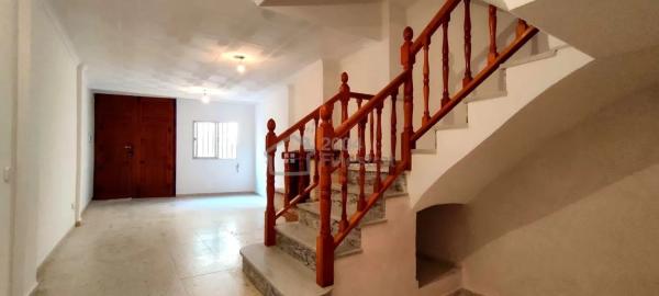 Casa independiente en calle Parra