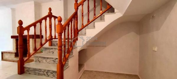 Casa independiente en calle Parra