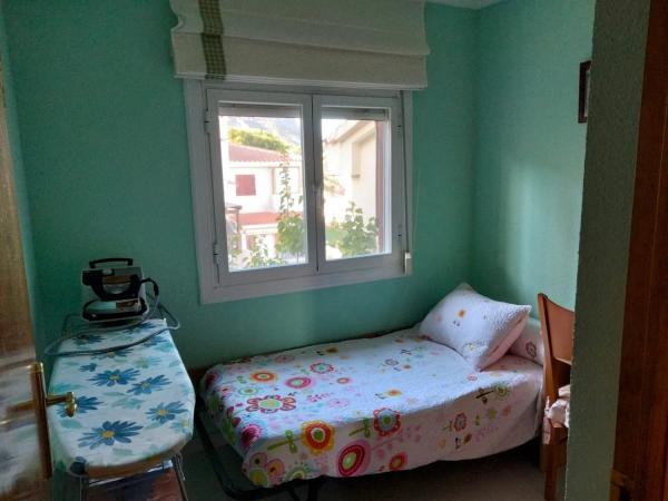 Chalet pareado en calle Serra Bernia