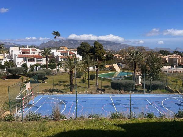 Chalet pareado en calle Serra Bernia