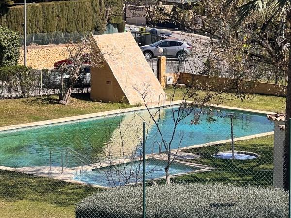 Chalet pareado en calle Serra Bernia