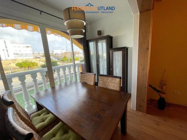 Chalet adosado en calle Torrevieja, 14