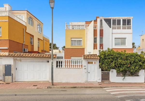 Chalet adosado en avenida de Londres s/n