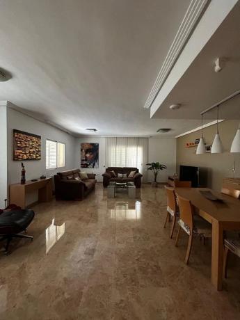 Casa independiente en calle de Londres, 3