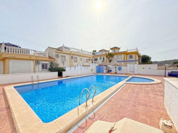 Chalet pareado en calle Santiago de la Ribera, 6