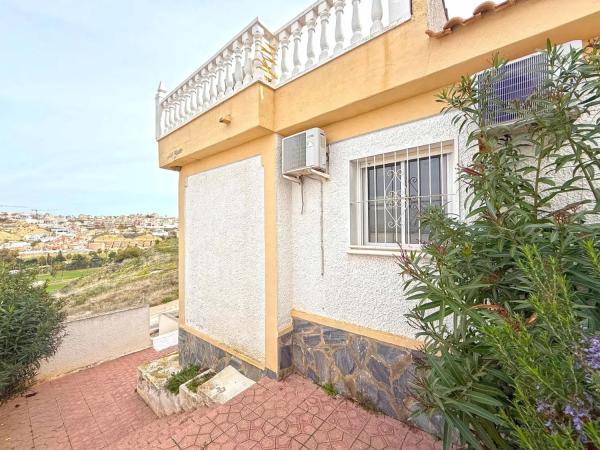 Chalet pareado en calle Santiago de la Ribera, 6