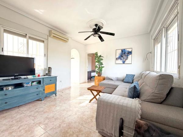 Chalet pareado en calle Santiago de la Ribera, 6