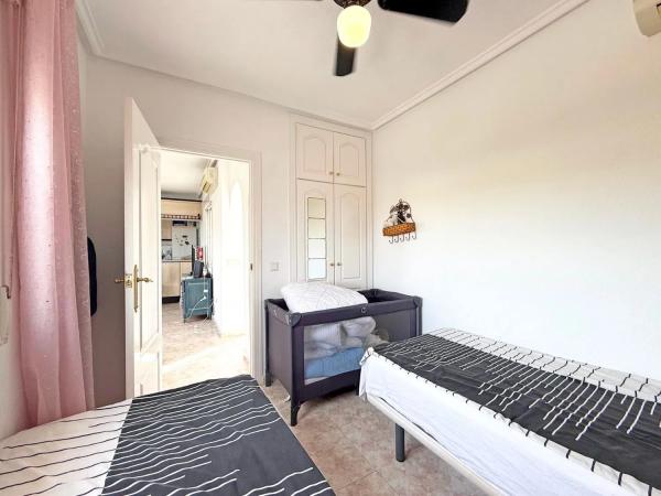 Chalet pareado en calle Santiago de la Ribera, 6