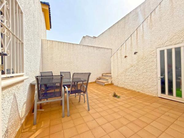 Chalet pareado en calle Santiago de la Ribera, 6