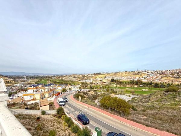 Chalet pareado en calle Santiago de la Ribera, 6