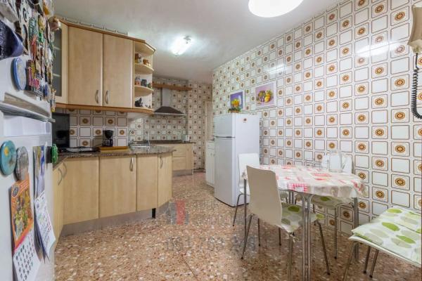 Piso en avenida Benito Perez Galdos, 26