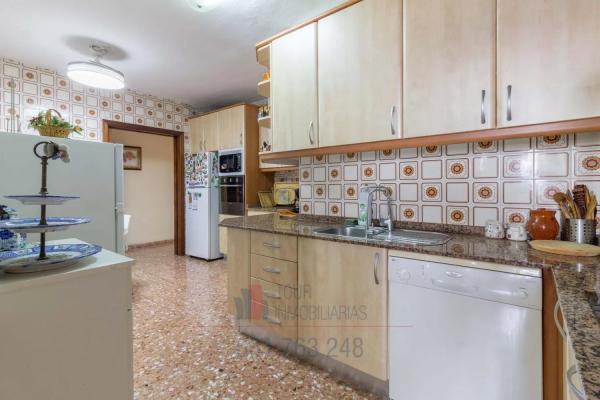 Piso en avenida Benito Perez Galdos, 26