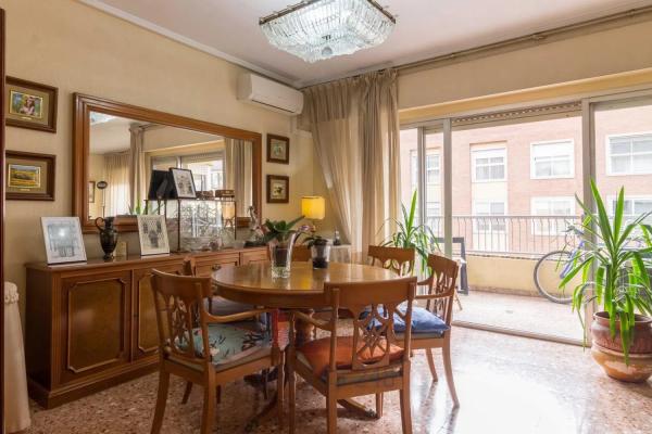 Piso en avenida Benito Perez Galdos, 26