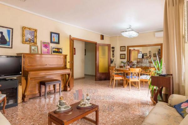 Piso en avenida Benito Perez Galdos, 26