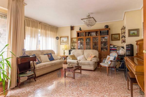 Piso en avenida Benito Perez Galdos, 26