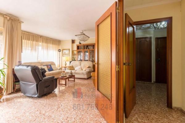 Piso en avenida Benito Perez Galdos, 26