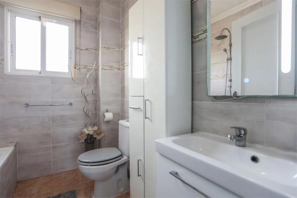 Casa independiente en calle Hita