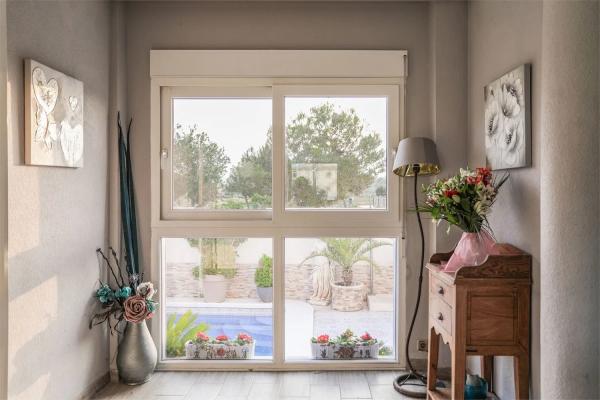 Casa independiente en calle Hita